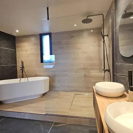 Villa O Temps Suspendu Piscine Interieure, Spa, Sauna Prives En Campagne