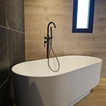O Temps Suspendu Piscine Interieure, Spa, Sauna Prives En Campagne
