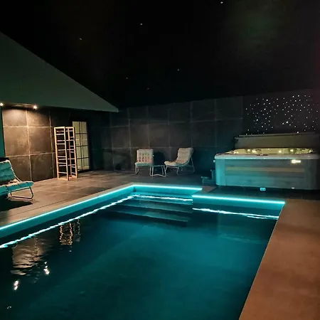 O Temps Suspendu Piscine Interieure, Spa, Sauna Prives En Campagne Merris