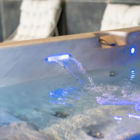 O Temps Suspendu Piscine Interieure, Spa, Sauna Prives En Campagne