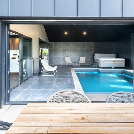 O Temps Suspendu Piscine Interieure, Spa, Sauna Prives En Campagne