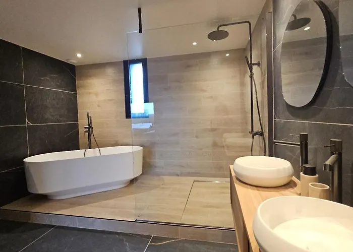 Villa O Temps Suspendu Piscine Interieure, Spa, Sauna Prives En Campagne