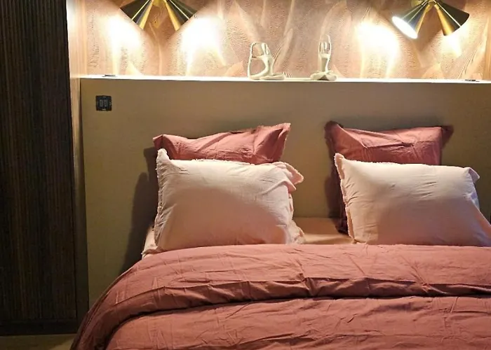 O Temps Suspendu Piscine Interieure, Spa, Sauna Prives En Campagne *