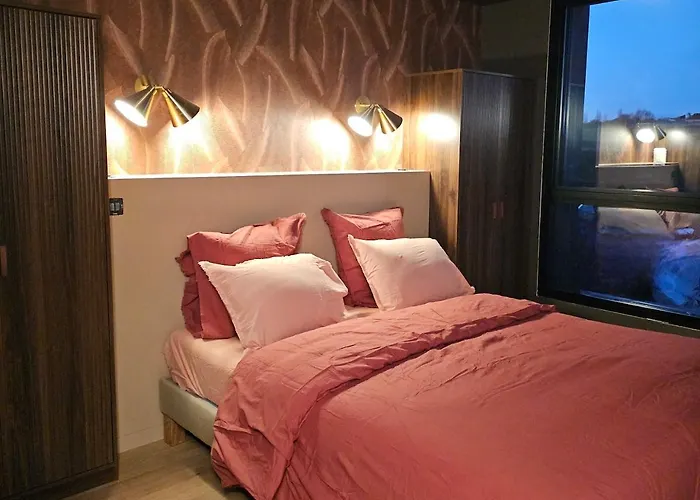 O Temps Suspendu Piscine Interieure, Spa, Sauna Prives En Campagne