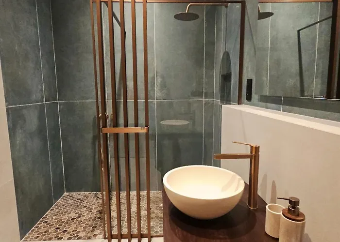 O Temps Suspendu Piscine Interieure, Spa, Sauna Prives En Campagne