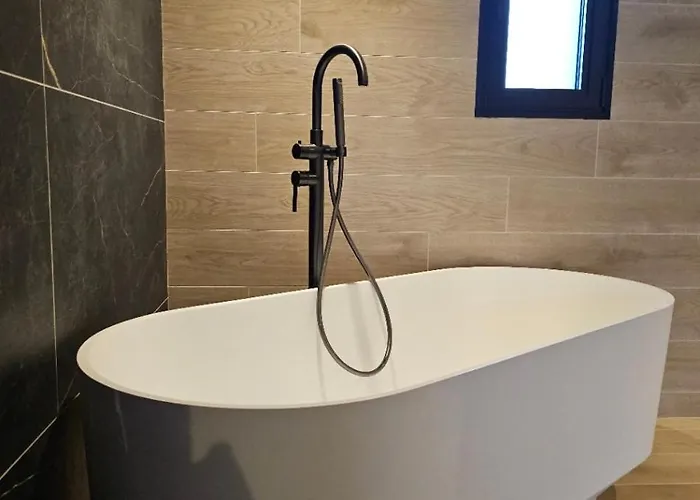 O Temps Suspendu Piscine Interieure, Spa, Sauna Prives En Campagne